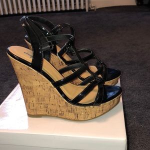 Black wedges heels